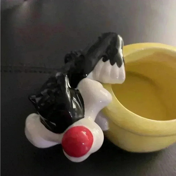 Warner Brothers Looney Tunes Sylvester & Tweety CERAMIC PLANTER - Picture 4 of 7